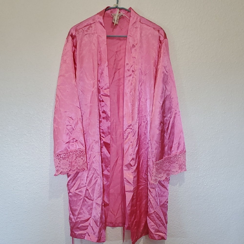Michael F Elegant Pink Lace Trim Robe